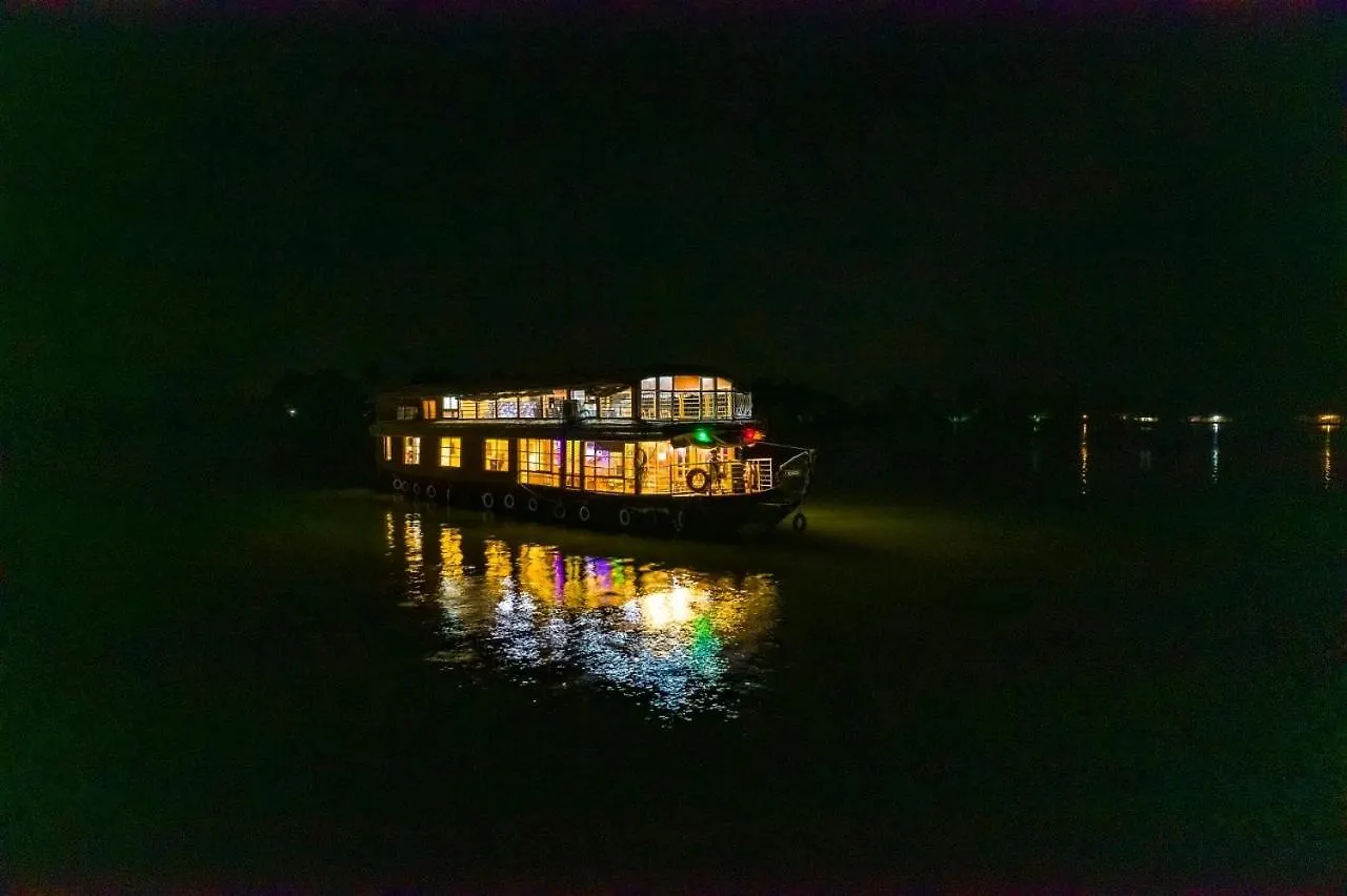 Coco Floatel Hotel Alappuzha 3*,  India