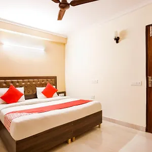 *** Hotel Oyo Kartik House Near Delhi Airport India