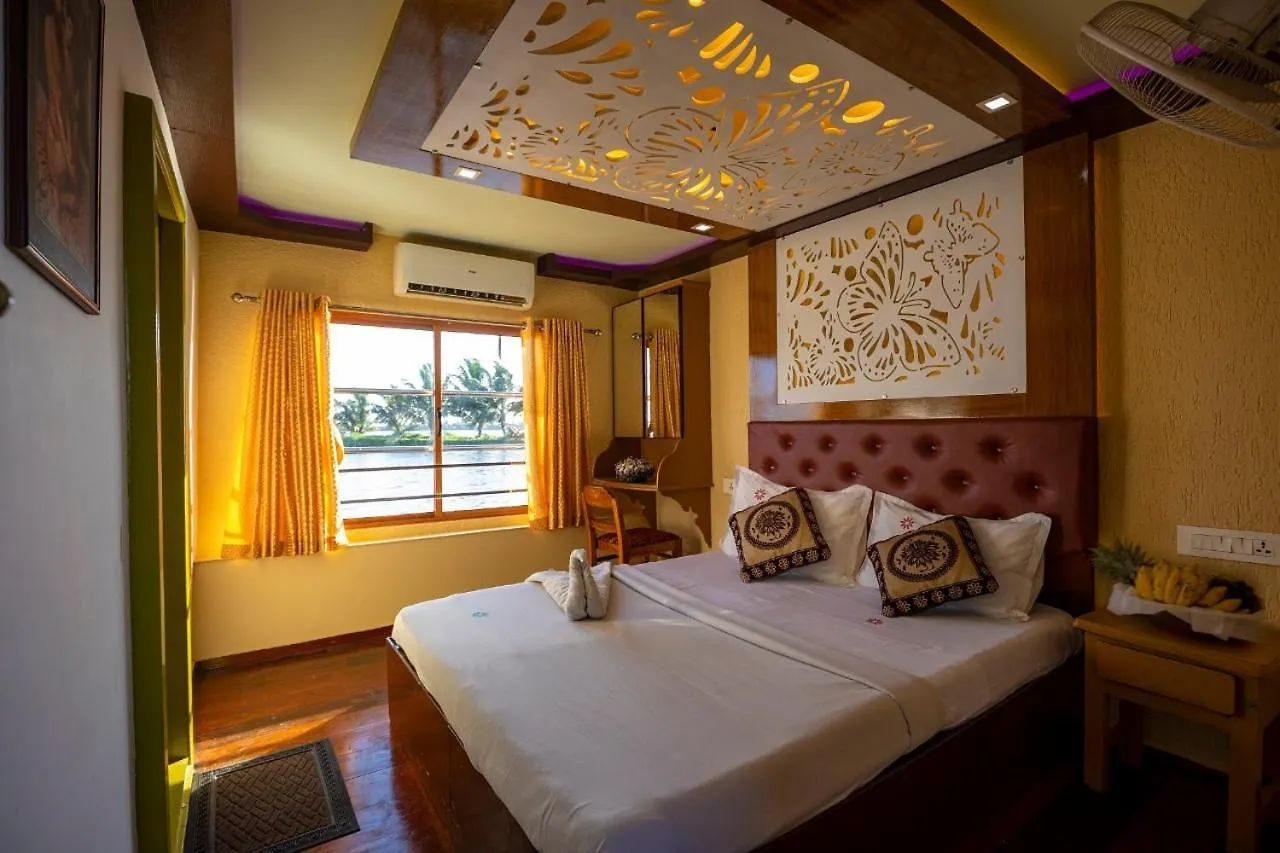 Coco Floatel Hotel Alappuzha