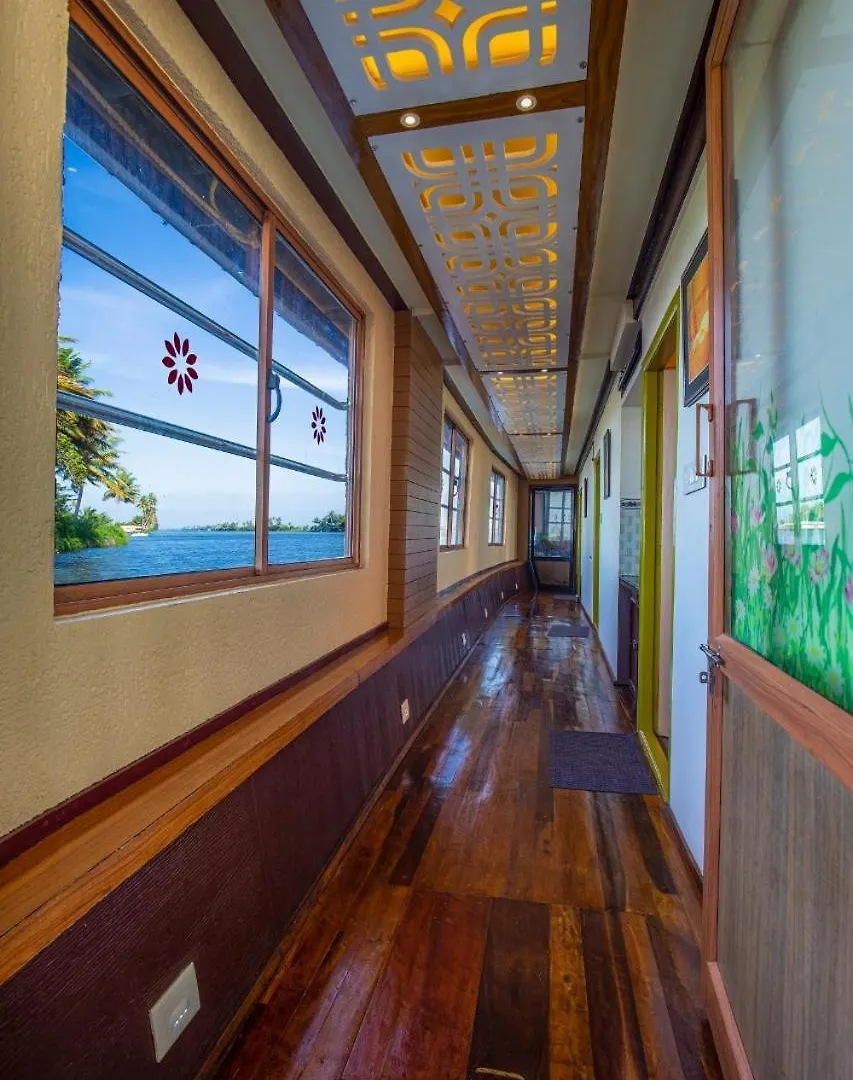 *** Otel Kerala Nature Houseboat By Coco Floatel Alappuzha Hindistan